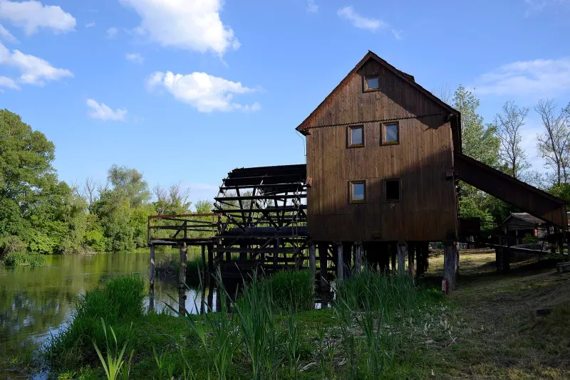 Wassermühle in Jelka + Schloss Esterházy